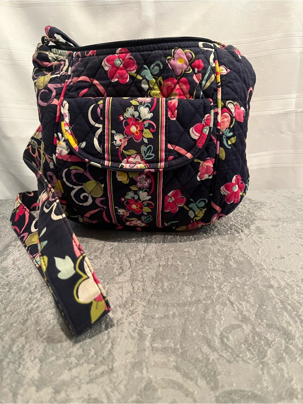 EUC Vera Bradley Cross Body Bag